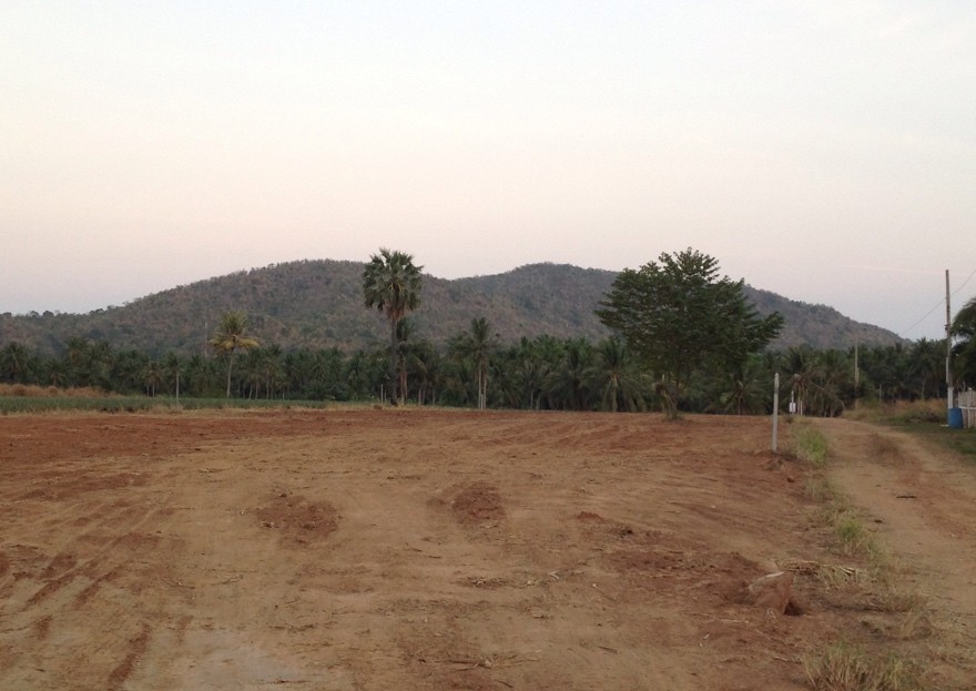 [:en]Perfect size land lots for sale in Pranburi with mountain views[:]