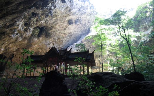 Phraya Nakhon cave