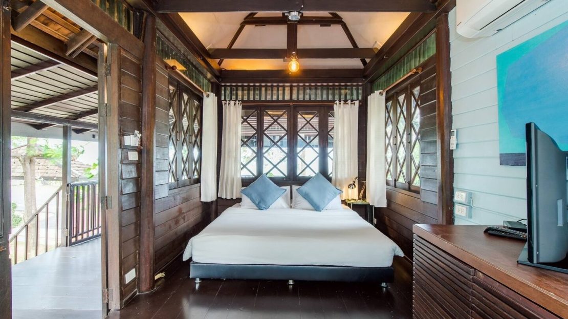 Bedroom Sea Front Vacation Home