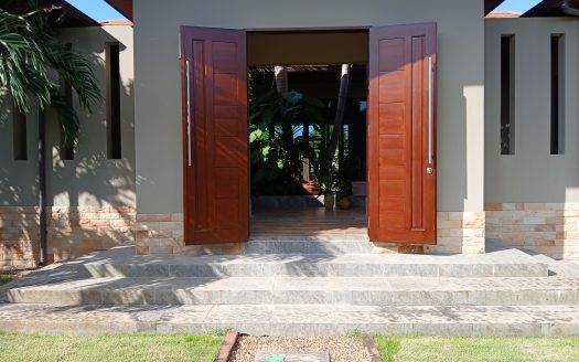 Home by the Beach for Sale