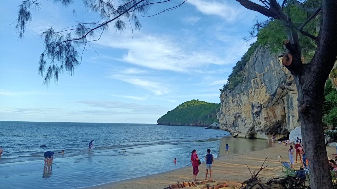 Discover Khao Kalok Beach by the house