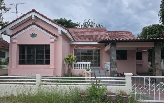 Home for Rent in Cha Am With Community Pool
