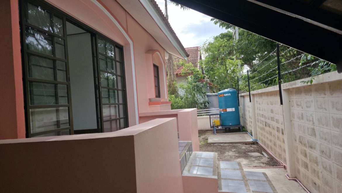 Home for Rent in Cha Am With Community Pool